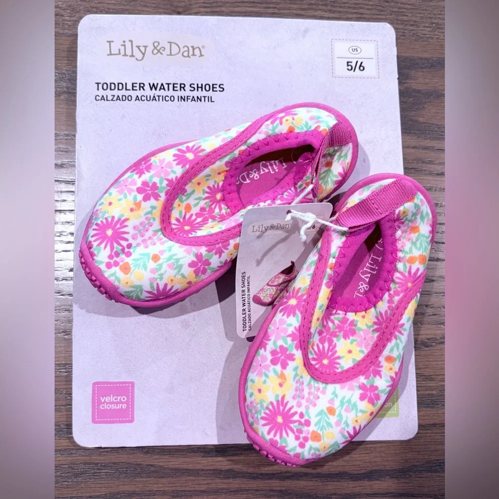 Pink Floral Water Shoes with Elastic Collar “Lily & Dan” NWT